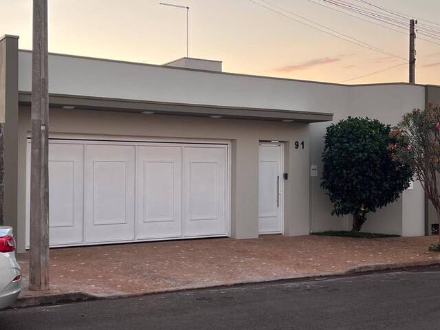 #77 - Casa para Venda em Brotas - SP - 1