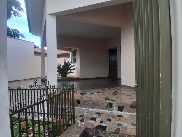 #105 - Casa para Venda em Brotas - SP - 3