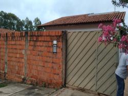 #255 - Casa para Venda em Brotas - SP - 1